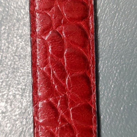 Beautiful reversible belt, silver hardware. One side olive green other red sz 40 - Picture 2 of 7